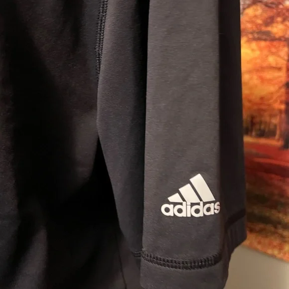 Adidas‎ - Picture 2 of 4